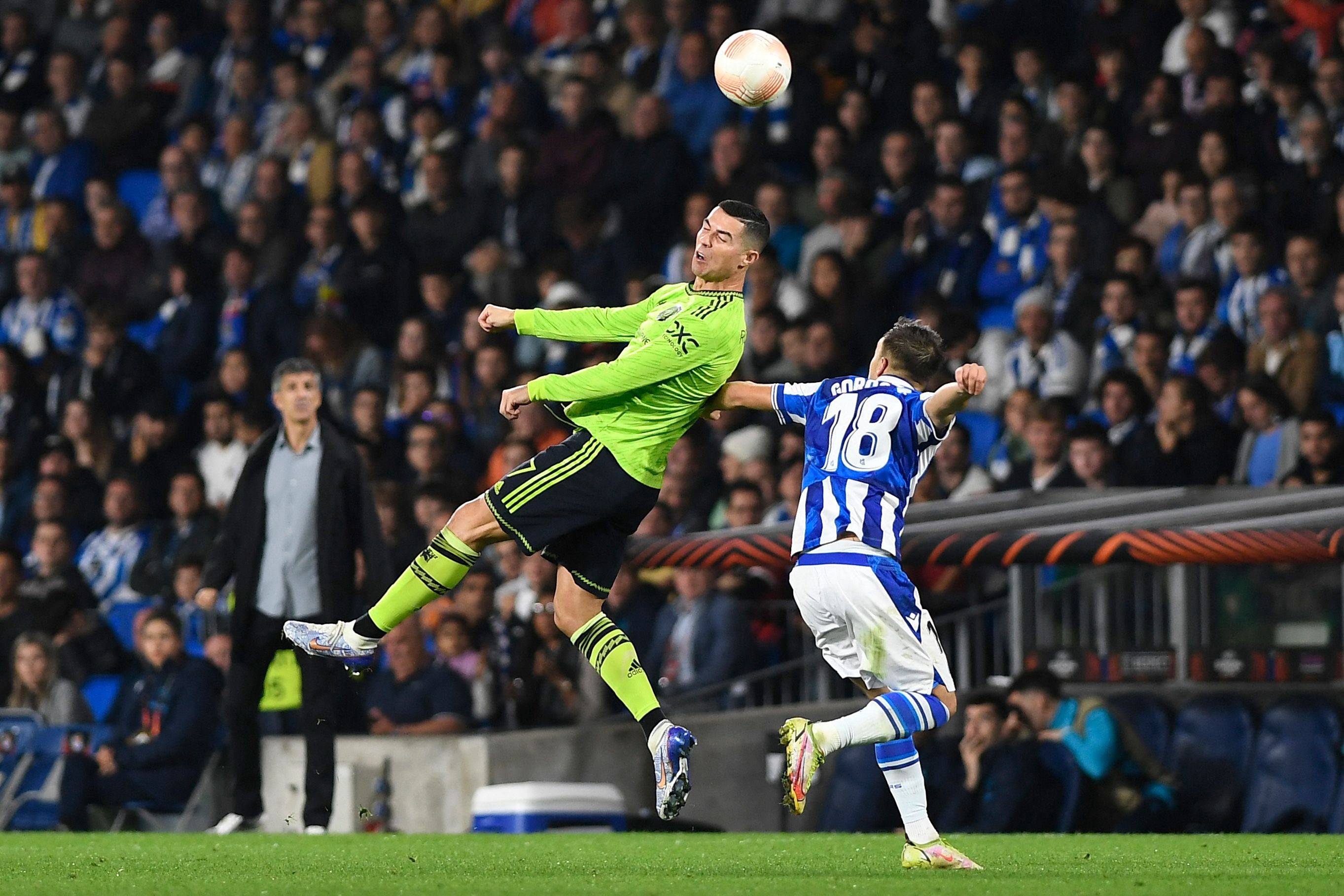 包含欧冠比赛战报：焦点之战精彩纷呈的词条