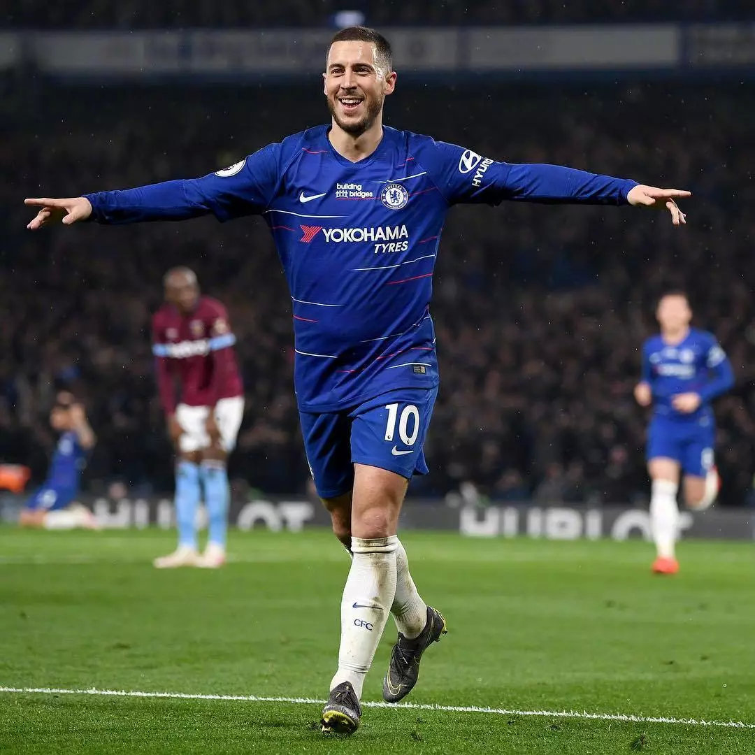 包含蓝军客场作战，临阵换将冲刺胜利的词条