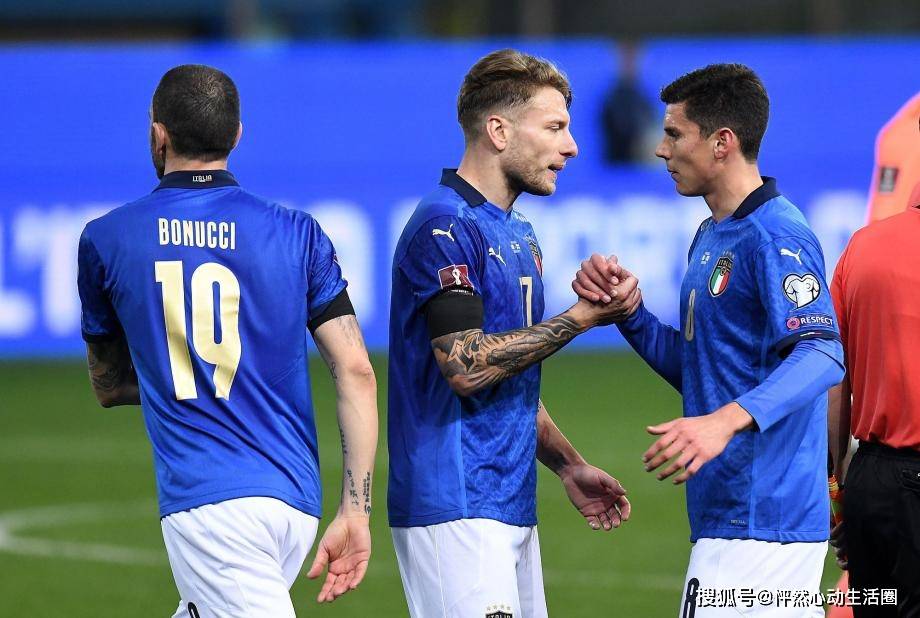 包含意大利客场不敌瑞典，小组第二位置岌岌可危的词条