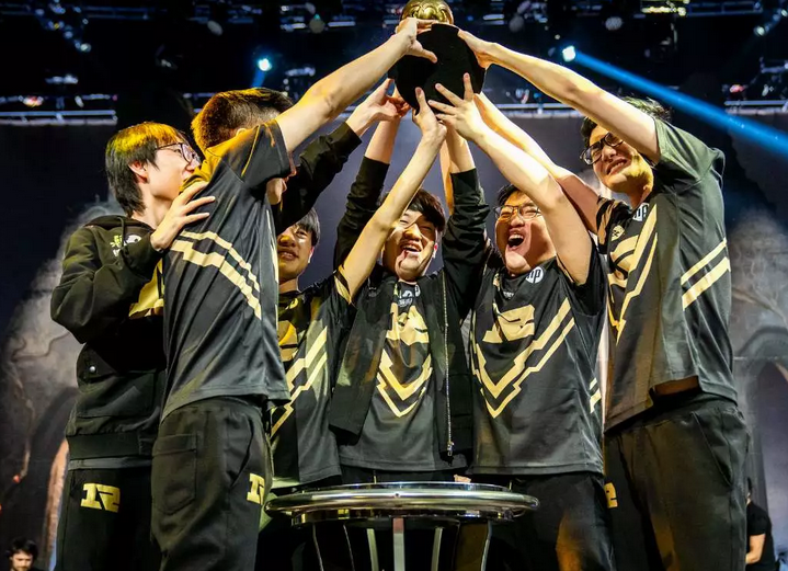 东方队伍在国际赛事中赢得关键战役