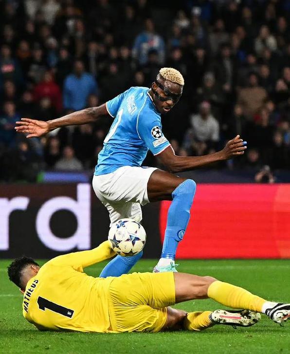 惊心动魄：一场关键对决将球迷们带入无尽的悬念的简单介绍