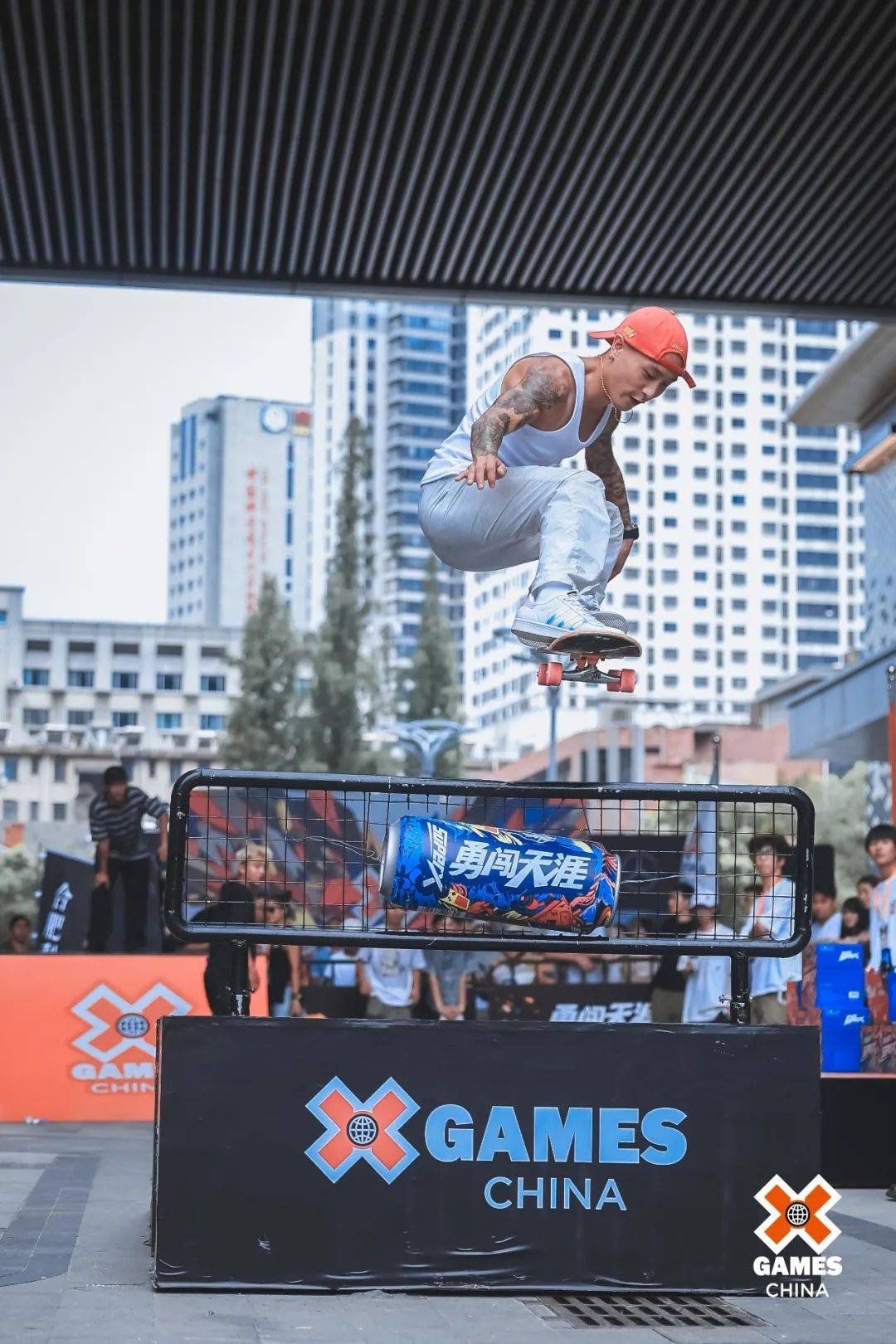 体验各种极限挑战，运动员探索更多可能性的简单介绍