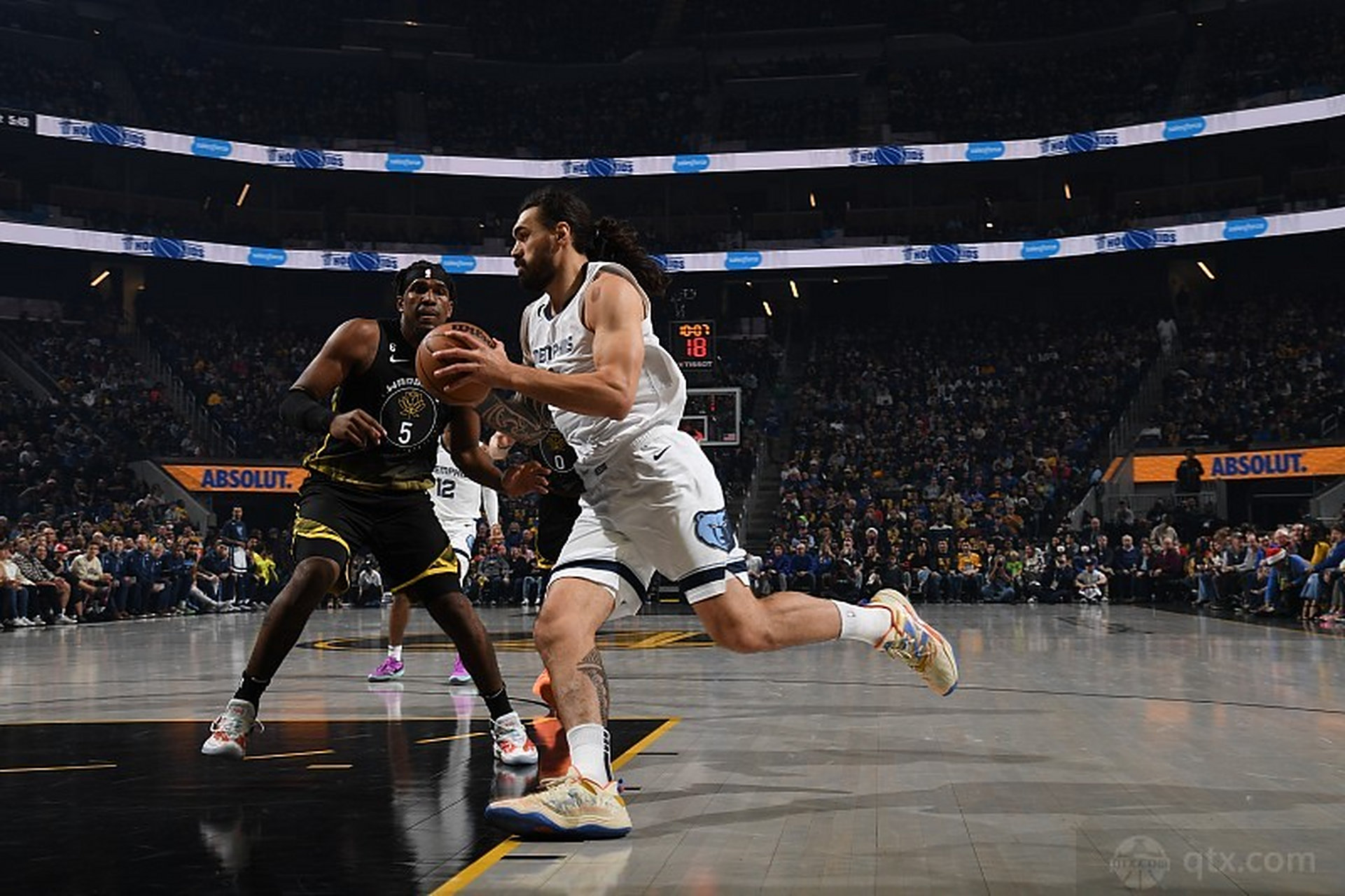 灰熊队主场优势带来连胜表现