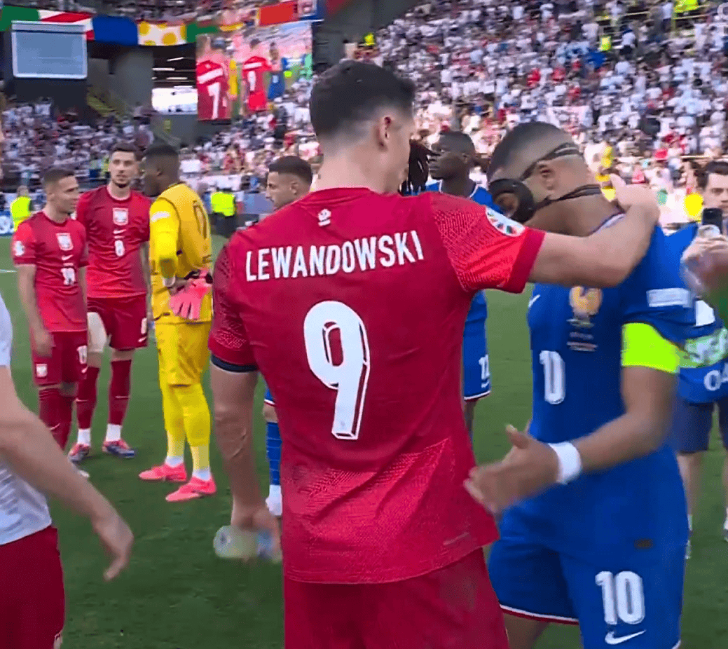 荷兰火爆胜利，实现小组赛全胜