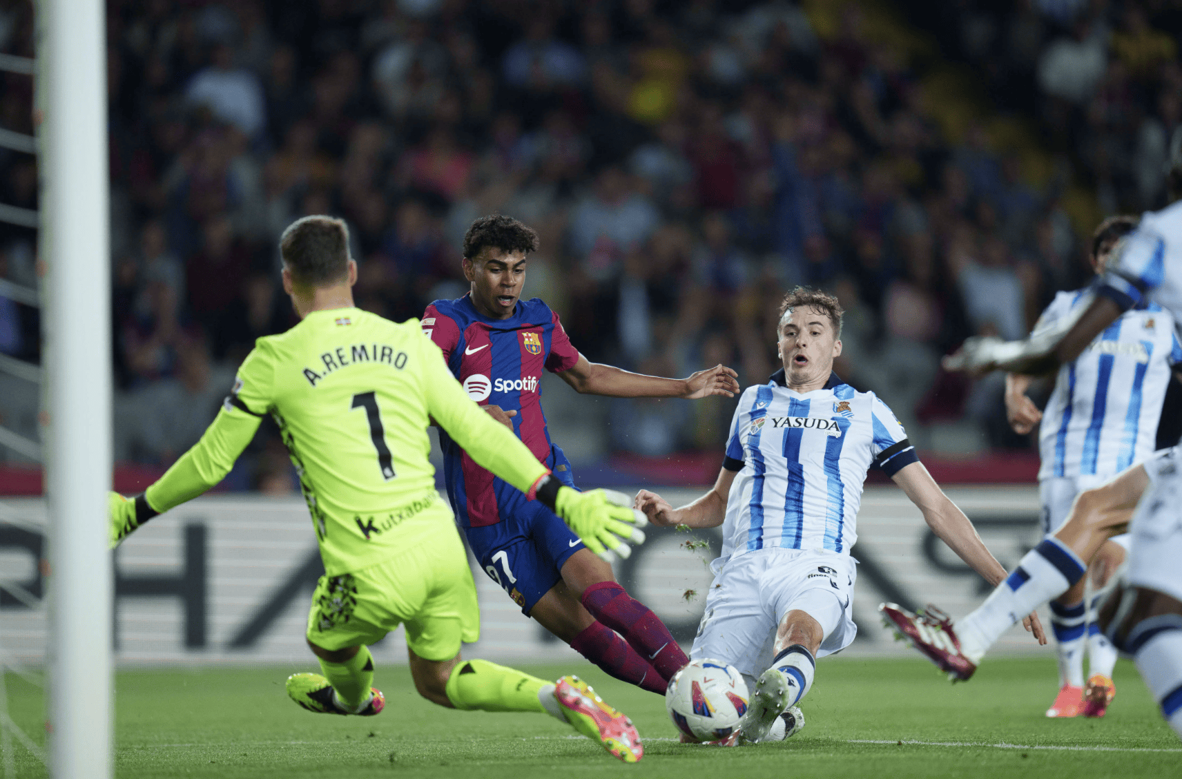 巴塞罗那主场难敌皇家社会，梅西携手迎战西甲难关