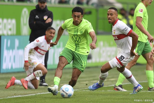 包含沃尔夫斯堡客场逆转，惊险取胜的词条