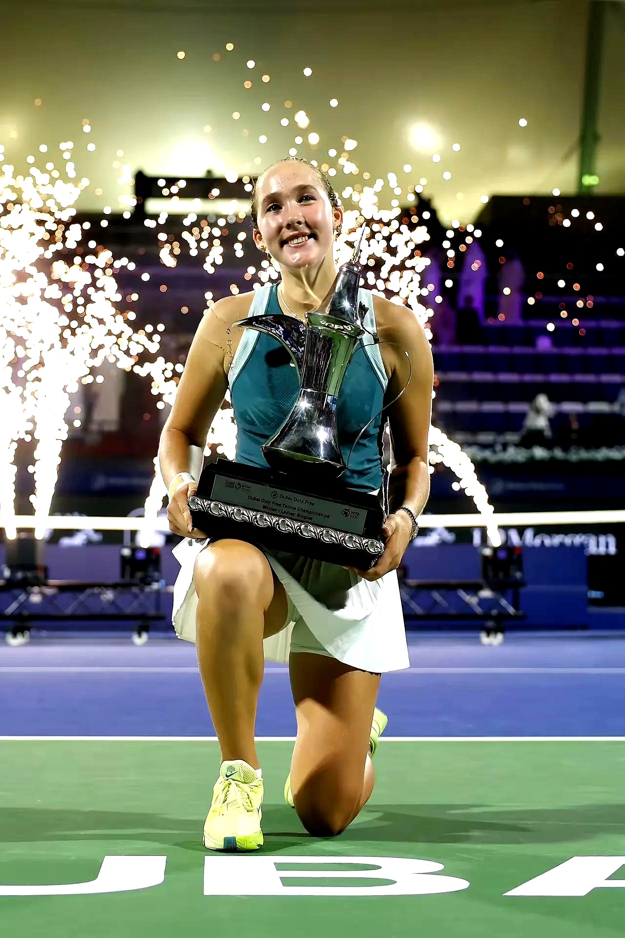 欧洲网球队翻盘日本网球队，费德勒绝境逆转