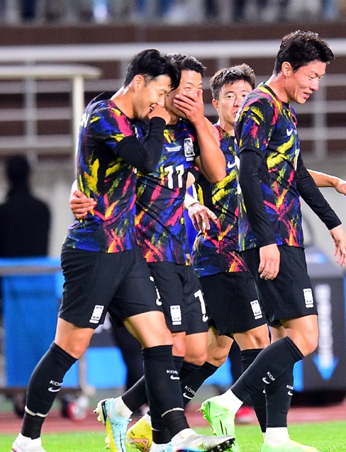 韩国羽毛球队力克印尼羽毛球队，辛杜三分雨点燃全场的简单介绍