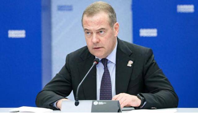 年终总决赛完胜戴维斯杯，梅德韦杰夫状态火热