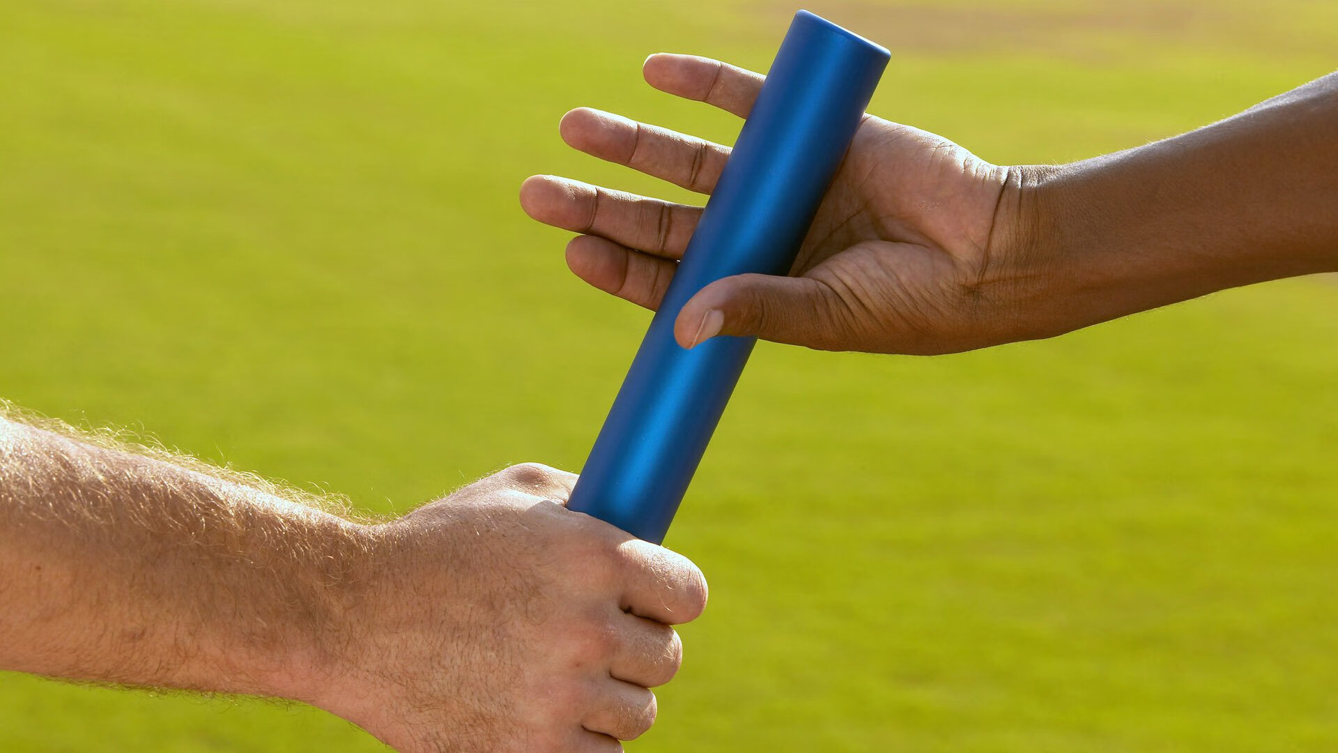 孤胆英雄的加冕礼，霍勒迪关键战接管，独行侠突围魔术