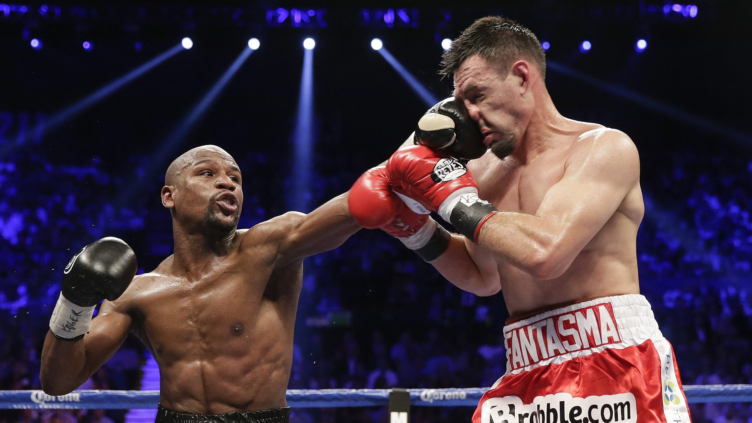 摩洛哥绝杀英格兰,莱万状态火热,世界杯的冷门与传奇